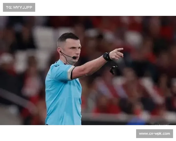 英超裁判收入曝光 主裁年薪突破二十万英镑 英超裁判收入曝光 主裁年薪突破二十万英镑