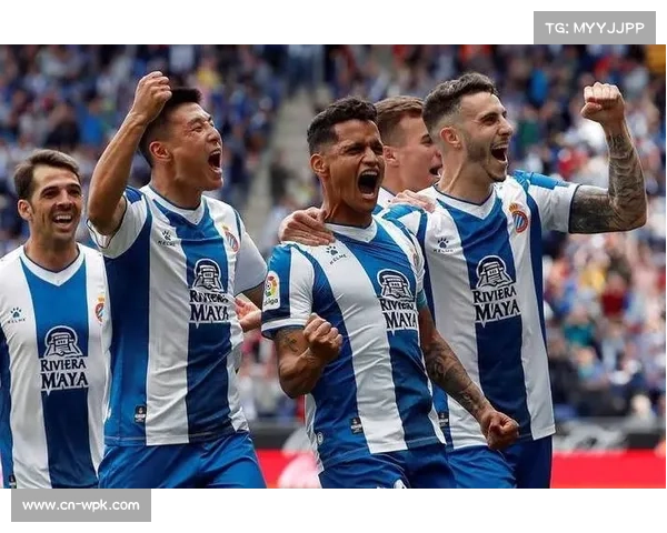 西班牙人主场球迷营造狂热氛围，成球队抢分后盾